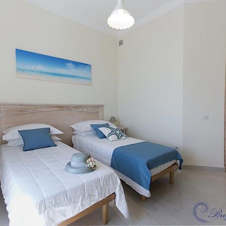 Brezza Marina Luxury Rooms Кальярі Екстер'єр фото