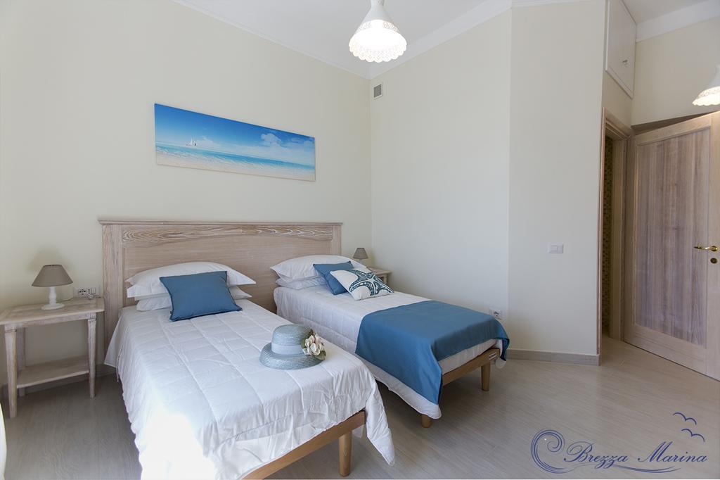 Brezza Marina Luxury Rooms Кальярі Екстер'єр фото