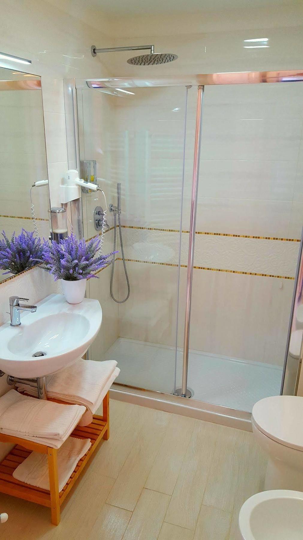Brezza Marina Luxury Rooms Кальярі Екстер'єр фото