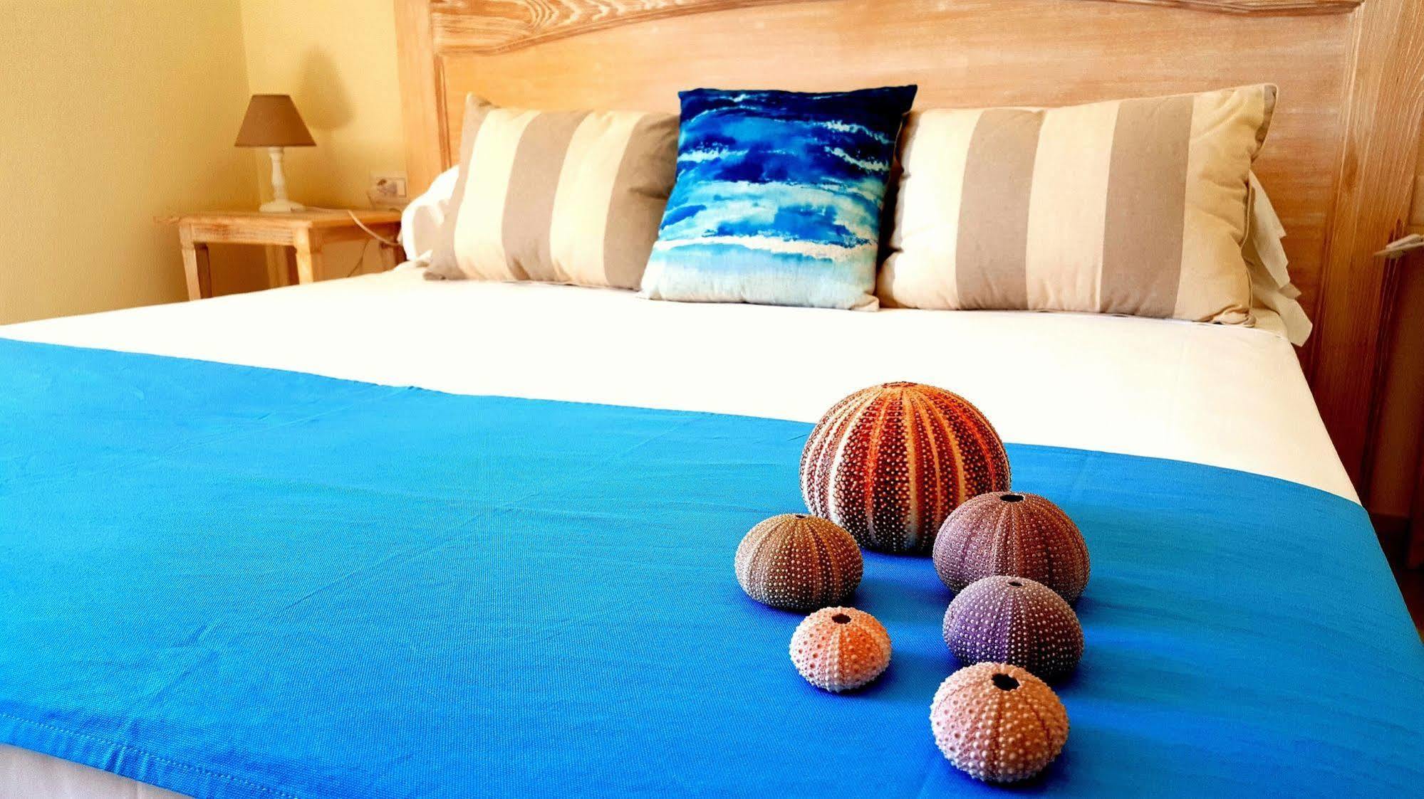Brezza Marina Luxury Rooms Кальярі Екстер'єр фото